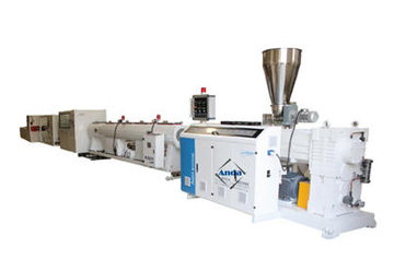 Machine de fabrication de conduites d'eau en PVC