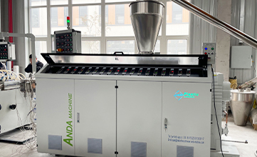 How to clean the extruder screw? How to deal with a sudden power outage?